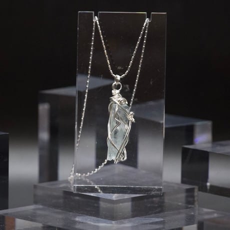 〈天使の愛と真実の愛のパートナーシップ〉【アクアマリン・ジェムグレード結晶】シルバー925ワイヤーラップ  大きめペンダント （２）