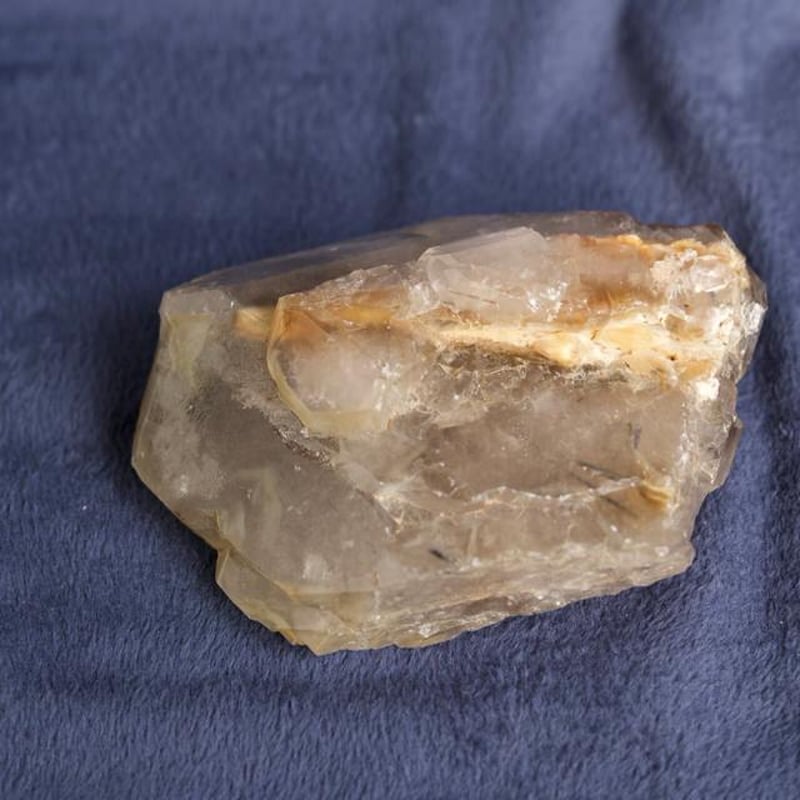 黄金の浄化の炎〉【超希少ザギマウンテンクォーツ エジリン入り