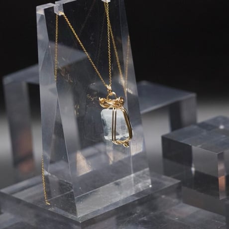 〈天使の愛と真実の愛のパートナーシップ〉【アクアマリン・ジェムグレード・極美結晶】14KGFワイヤーラップ  大きめペンダント　（４）