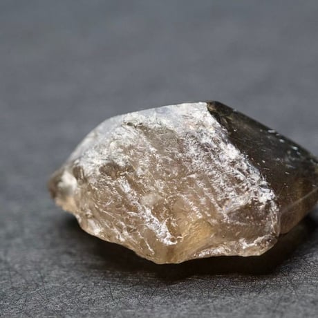 〈暗闇を照らすセントエルモの火〉スーパーセブン（R）ハーフポリッシュ特大原石