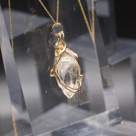 〈強力浄化＆実現化向上〉希少ガネーシュヒマール水晶　スペシャルクリアー&クローライト入り　14KGF ワイヤーラップ・ペンダント （2）