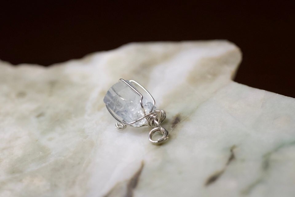 希少 アクアマリン ペンダントトップ ♡特大な幸せ　幸せな結婚♡パートナーシップ 天使の愛と真実の愛のパートナーシップ〉【アクアマリン・ジェム