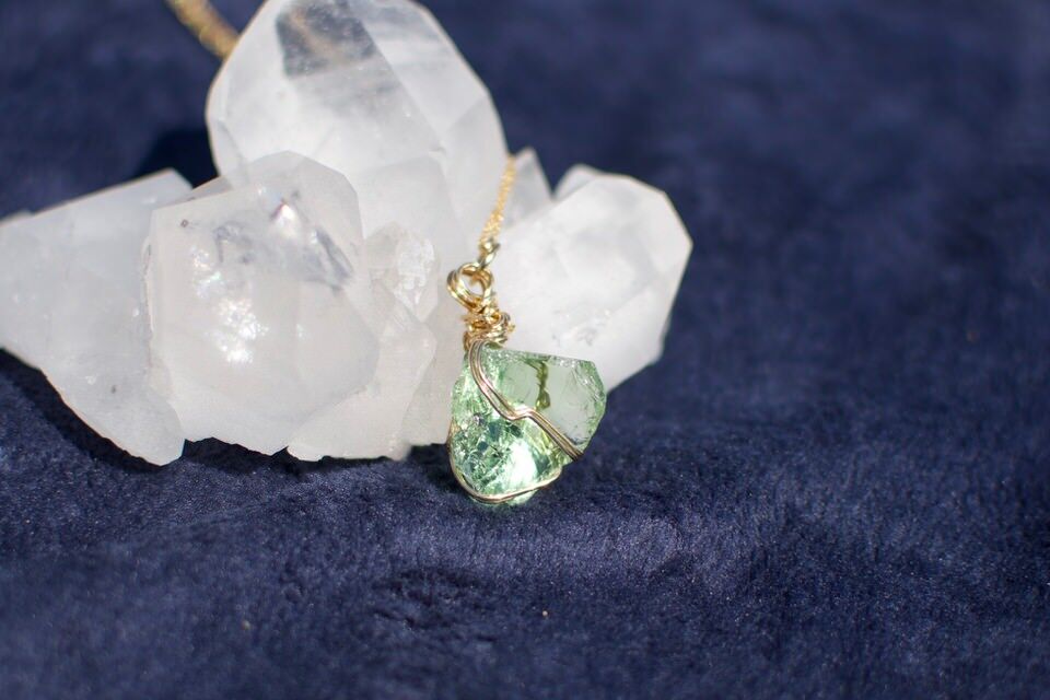 再再再販ハンドメイドアンダラクリスタル　フリーサイズリング　Ｋ16GP 至高の愛の祝福〉【アンダラクリスタル・超希少サイババ】 14KGF