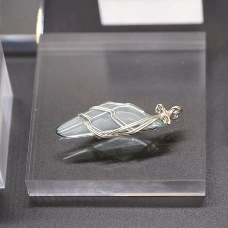 〈ルーツを思い出し愛と調和を生きる〉【アクアレムリア　シルバー925製ワイヤーラップ　ハイグレード　大きめペンダント】　１