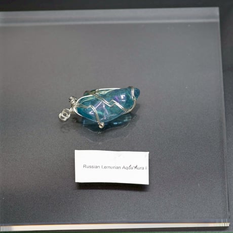 〈レムリア叡智とブルーエンジェルと虹の女神〉【超希少ロシレム・アクアオーラ】シルバー925製　ワイヤーラップ　大きめペンダント １