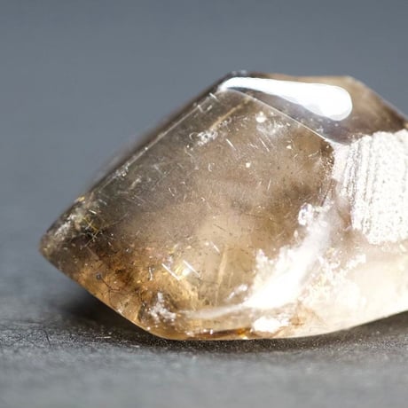 〈暗闇を照らすセントエルモの火〉スーパーセブン（R）ハーフポリッシュ特大原石