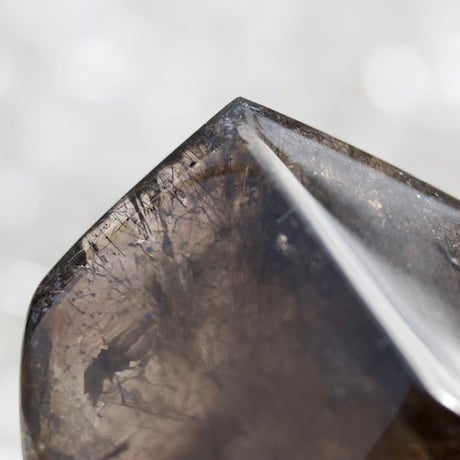 〈暗闇を照らすセントエルモの火〉スーパーセブン（R）ハーフポリッシュ特大原石