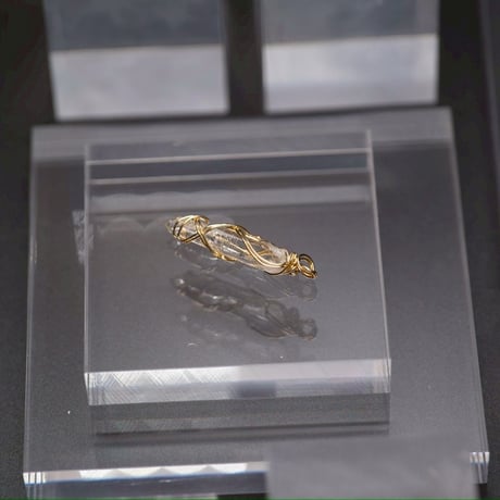 〈宇宙由来の光を地球で放つ〉【超希少　星の種水晶　14KGF 製ワイヤーラップ　大きめサイズ　ペンダント】  6