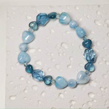 〈愛と自由をひらく海の光〉Blue Grace ブレスレット