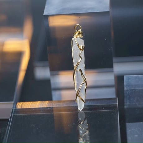 〈光の剣で癒しと解放〉【希少　レーザークォーツ　14KGF 製ワイヤーラップ　大きめペンダント】4