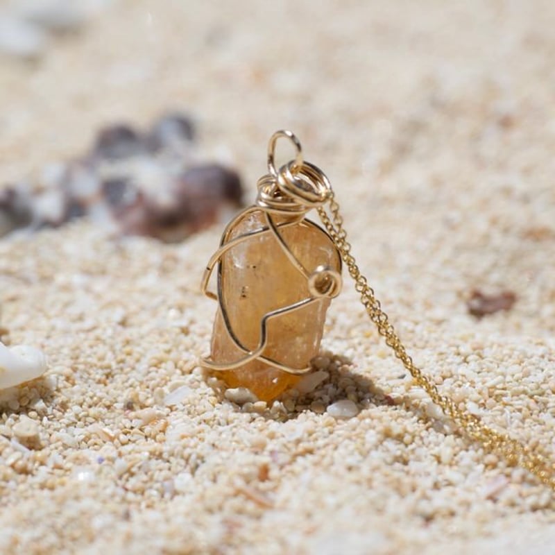 【ZZさま】インペリアルトパーズ原石のピアス　14kgfワイヤーラップ ZZさま】インペリアルトパーズ原石のピアス 14kgfワイヤーラップ