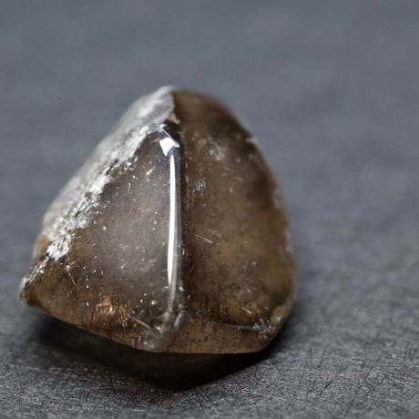 〈暗闇を照らすセントエルモの火〉スーパーセブン（R）ハーフポリッシュ特大原石