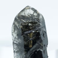 〈光と影の統合＆強力保護〉ブラックトルマリン入りクォーツ スペシャルグレードポイント原石