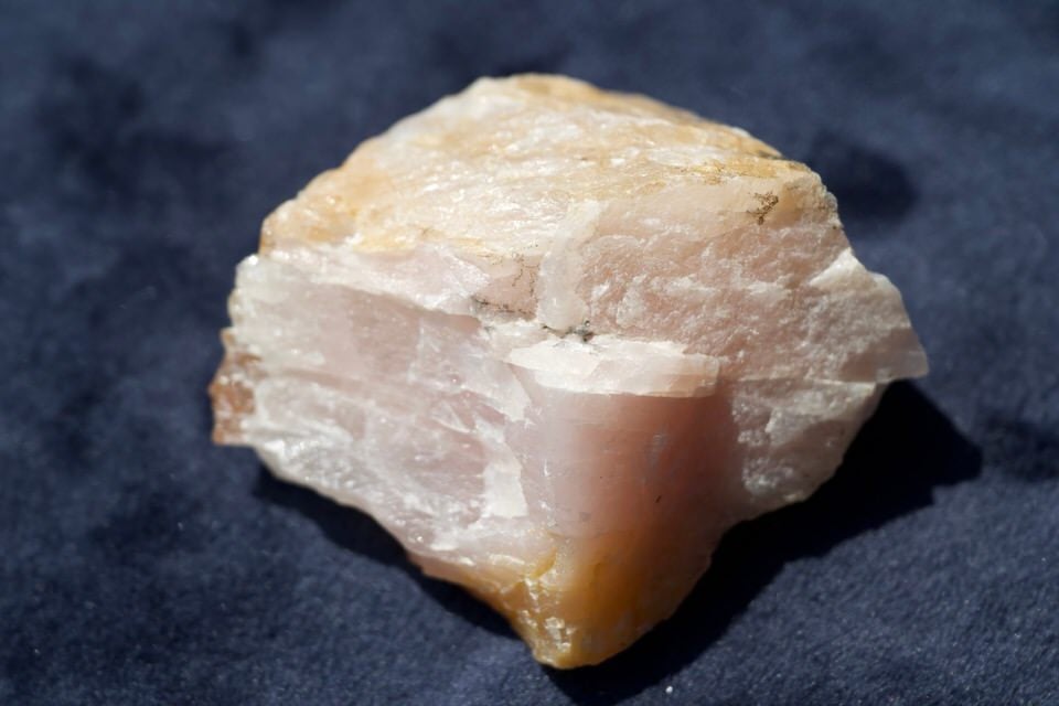 超希少　ピンクペタライト　特大原石 超希少ピンクペタライト特大原石