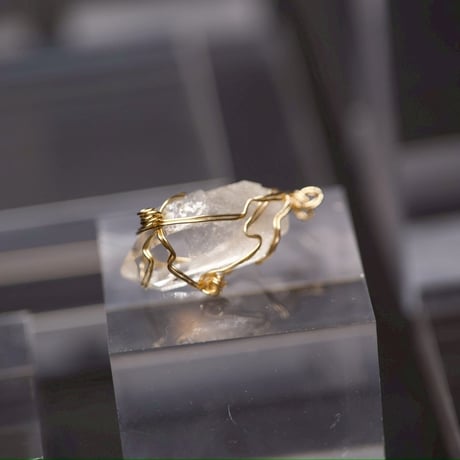 〈宇宙由来の光を地球で放つ〉【超希少　星の種水晶　14KGF 製ワイヤーラップ　大きめサイズ　ペンダント】  5
