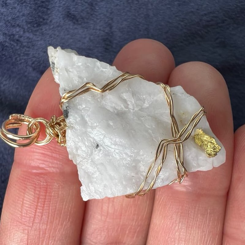 真実の豊穣〉【希少ゴールド・イン・クォーツ】14KGF製 ワイヤーラップ