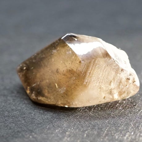 〈暗闇を照らすセントエルモの火〉スーパーセブン（R）ハーフポリッシュ特大原石