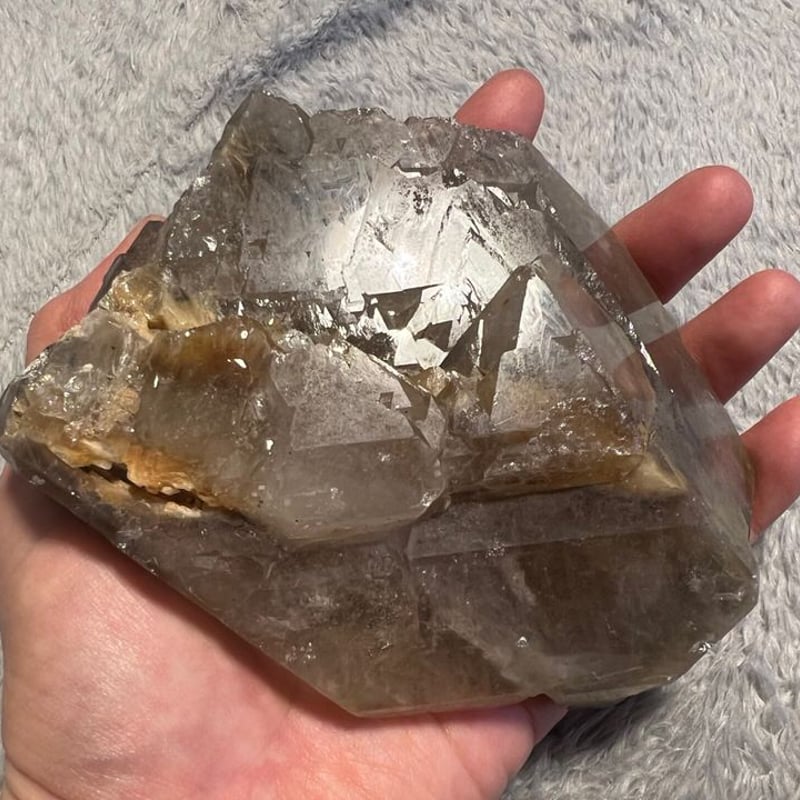 黄金の浄化の炎〉【超希少ザギマウンテンクォーツ エジリン入り