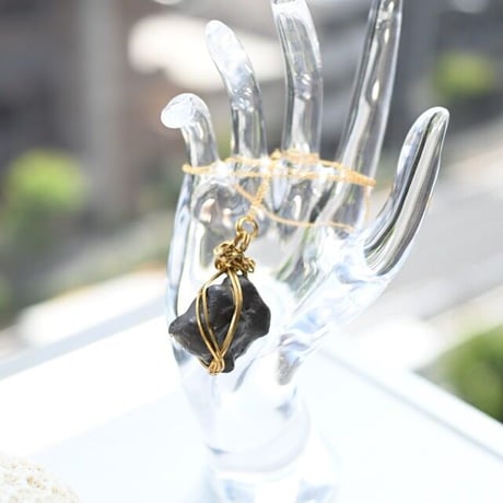 〈スピリチュアルな安定感と予言の石〉・プロフェシーストーン１４K GF製　ワイヤーラップ　大きめペンダント