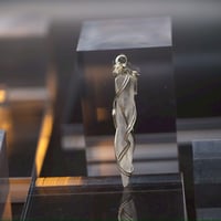 〈光の剣で癒しと解放〉【希少　レーザークォーツ　シルバー925製ワイヤーラップ　大きめペンダント】5