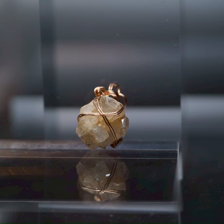 〈最強波動で最上波動と最高の幸せに導く〉【超希少ナイジェリア産クリアーフェナカイト結晶クラスター　14KPGF 製ワイヤーラップ　大きめサイズ　ペンダント】