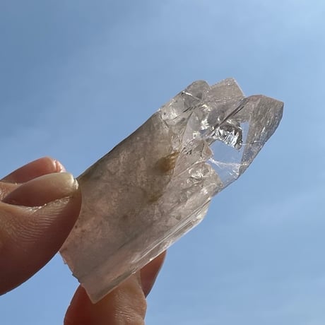 〈超強力ハート浄化と愛の夢実現〉ピンクダンビュライト　スペシャルグレード　ほぼタントリック寄り添いツイン原石