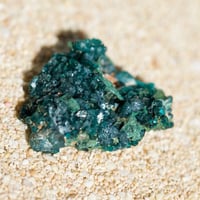 〈最高のハートの癒し・パワーヒーラー〉【コンゴ産　ダイオプテース】大きめ原石