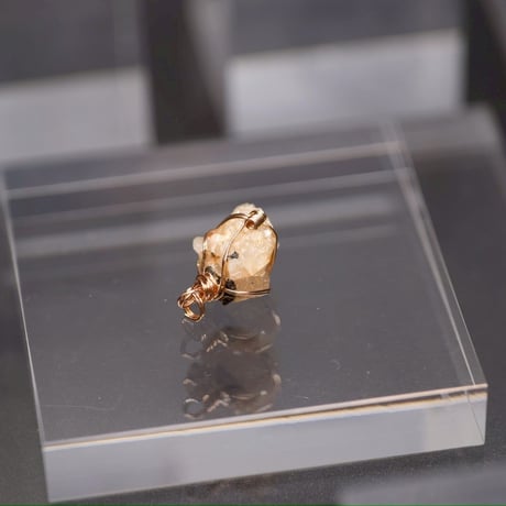 〈最強波動で最上波動と最高の幸せに導く〉【超希少ナイジェリア産クリアーフェナカイト結晶クラスター　14KPGF 製ワイヤーラップ　大きめサイズ　ペンダント】