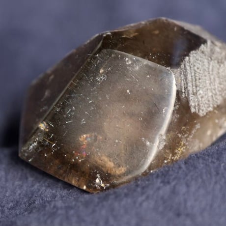 〈暗闇を照らすセントエルモの火〉スーパーセブン（R）ハーフポリッシュ特大原石