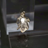 〈自然体で夢実現〉【ハーキマダイヤモンド】スペシャルグレード　水入り＆イシス　シルバー925　ワイヤーラップ大きめペンダント