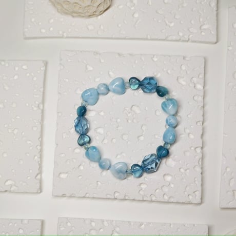 〈愛と自由をひらく海の光〉Blue Grace ブレスレット