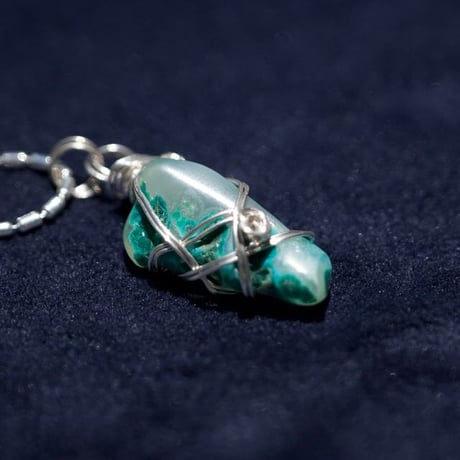 〈愛と受容の女神性で自由な人生創造〉【ジェムシリカ】 シルバー製　ペンダント