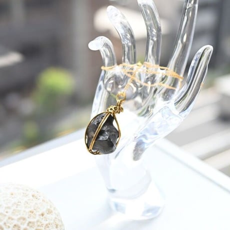 〈スピリチュアルな安定感と予言の石〉・プロフェシーストーン１４K GF製　ワイヤーラップ　大きめペンダント