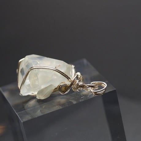 〈セルフラブで真実の夢を叶える〉【希少コロンビアン・ドリームクォーツ　スペシャルグレードタイプ　シルバー 製ワイヤーラップペンダント　】