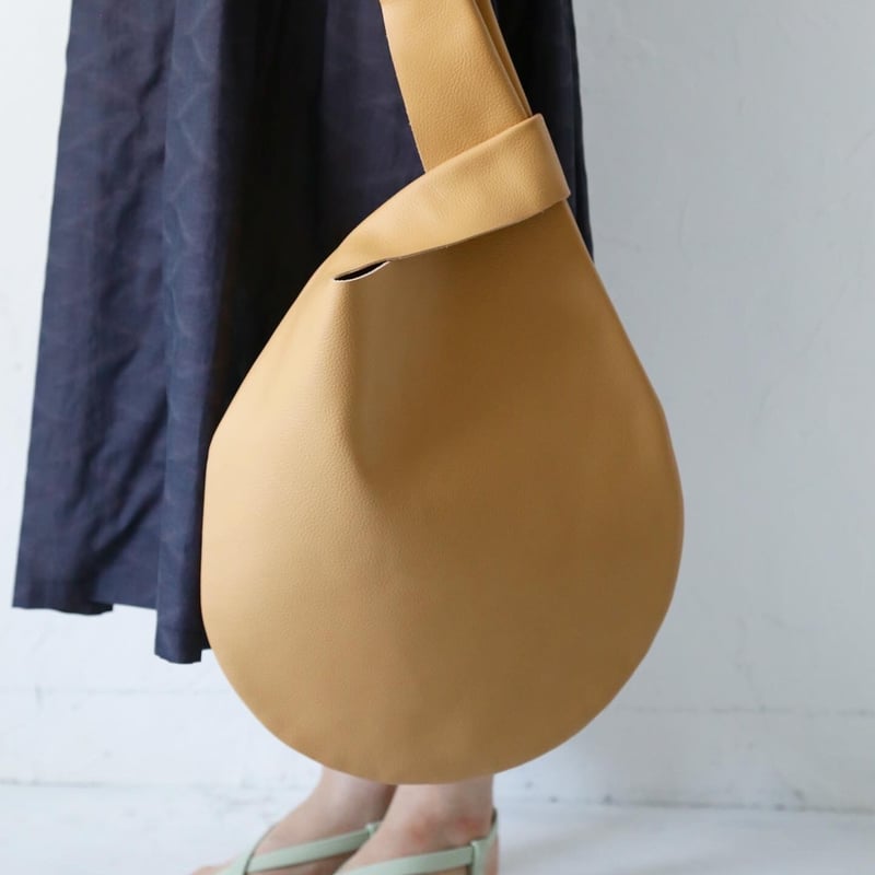 専用￼♡handmade♡ field of flower ぽってり持てるバッグ サイドリボンパファーボストンバッグ（ボストンバッグ）｜Maison