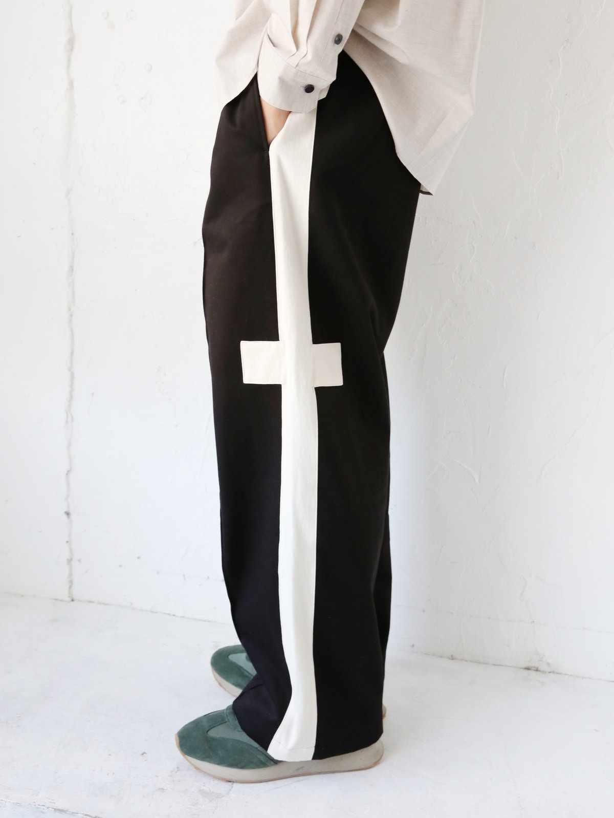 futatsukukuri 暮chic クロスラインパンツ fit=scale-down,w=1200