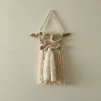 weaving tapestry