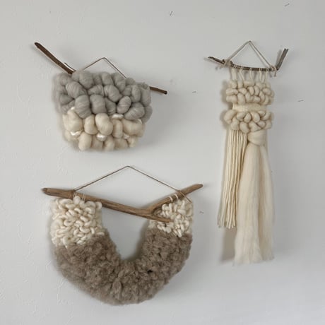 weaving tapestry