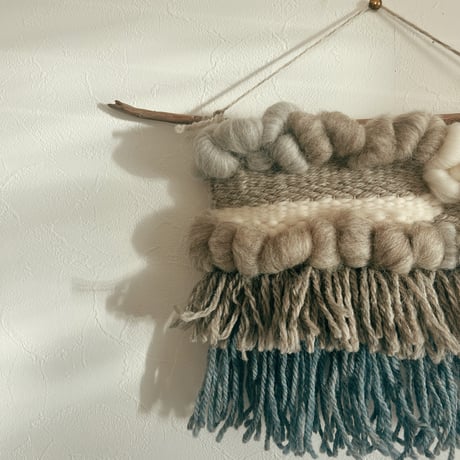 weaving tapestry