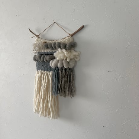 weaving tapestry