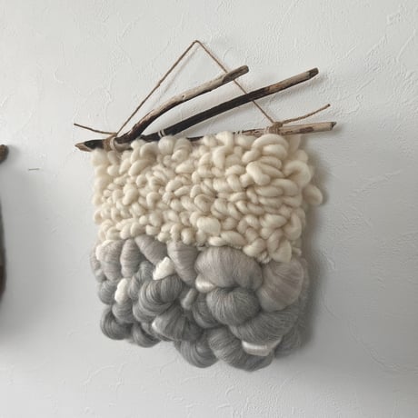 weaving tapestry