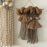 weaving tapestry