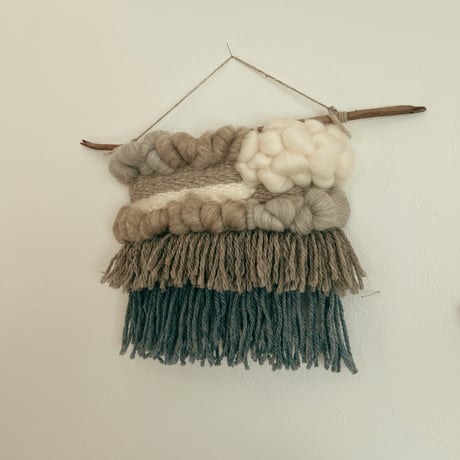 weaving tapestry