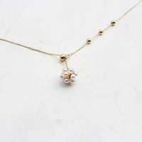パールアシンメトリーネックレス