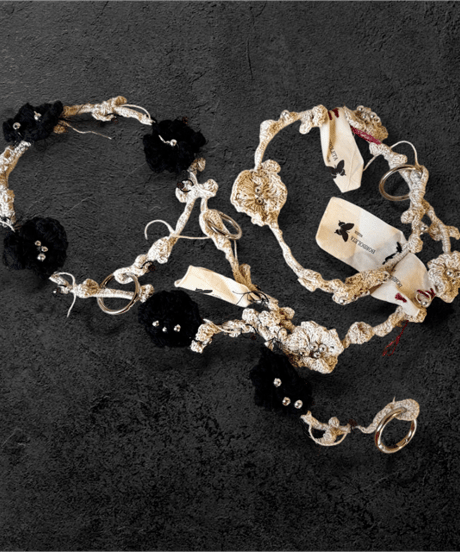 ぐるぐるFlower choker  モノトーン