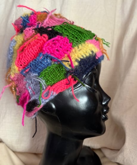 colorful”TUGIHAGI“ニット帽