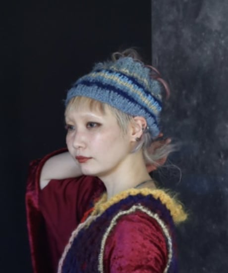 Blue border head bund ②