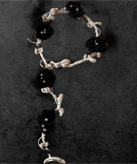 ぐるぐるFlower choker  モノトーン
