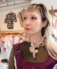 frill branch choker