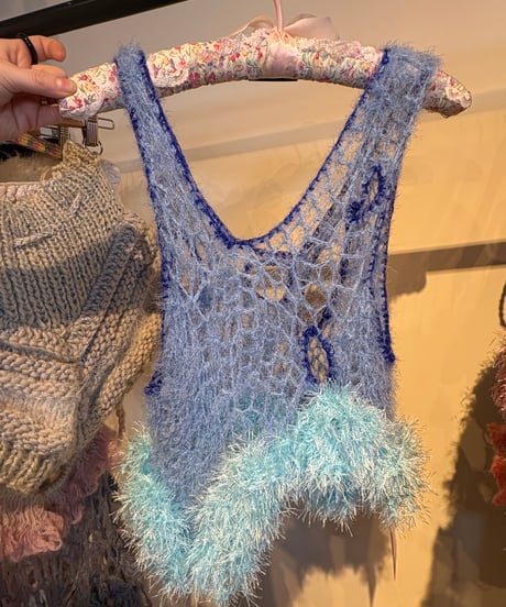 変形穴あきbustier